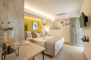 Apt in Plaka area.Best location. - Image 4