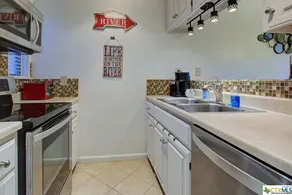 Walk to Schlitterbahn/Comal access/2-2/Sleeps 8 - Image 5