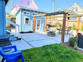 Coastal Charm with Hot Tub - Image 4