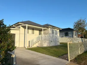 Turvey Townhouse. Modern, Quiet, Near CBD - Image 2