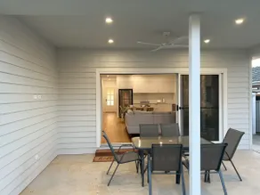 Turvey Townhouse. Modern, Quiet, Near CBD - Image 3
