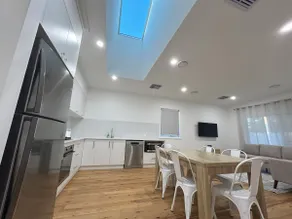 Turvey Townhouse. Modern, Quiet, Near CBD - Image 5