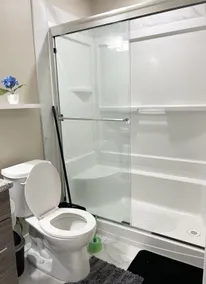 Larry Luxury Modern Suite Regina - Image 4
