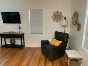 Classy 1 bedroom house - Image 5