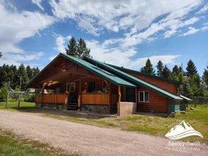 Summer Getaway-Pet-Friendly, Near Lakes & Trails - Image 3