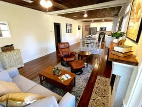 Brownsville's Bungalow - Image 5