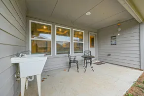 Denton* Pet Friendly! Large Home! Back yard! - Image 4