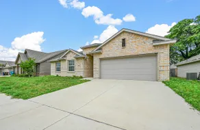 Denton* Pet Friendly! Large Home! Back yard! - Image 2