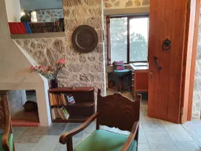 Oly's Relaxing Vintage Sea View House - Image 5