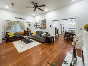 Charming Craftsman home w/POOL - Image 2