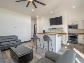 New Downtown Duplex with Pickleball/sport court - Image 4