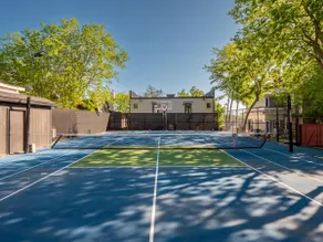 New Downtown Duplex with Pickleball/sport court - Image 3