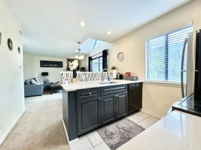 Modern, One Bedroom Top-Floor Condo! - Image 4
