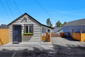 Rucker Avenue Cozy Bungalow - Image 2