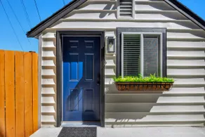 Rucker Avenue Cozy Bungalow - Image 4
