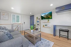 Rucker Avenue Cozy Bungalow - Image 5