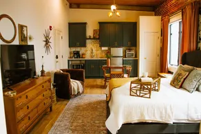The Alexander Hotel - The Chassedi Suite / Studio - Image 4