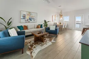 Stunning Waterfront Retreat - Image 5