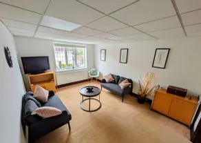 Flat in Forest Village with London tube station - Image 3