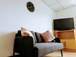 Flat in Forest Village with London tube station - Image 4