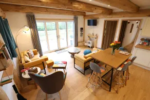 The Lodge at Gales Court, luxury log cabin - Image 4