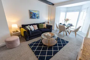 Brandon Apartment in Town Centre with parking - Image 3