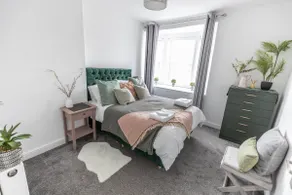 Brandon Apartment in Town Centre with parking - Image 2