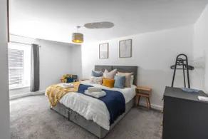 Brandon Apartment in Town Centre with parking - Image 4