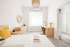 Elegant Suite with Minimalist Design - Image 4