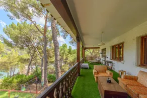 Admiral's Villa. Lakeside villa with swimming pool - Image 5