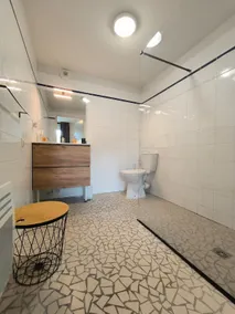 2-person apartment - Parking - Balcony - Office - 10 min to the center - Image 5