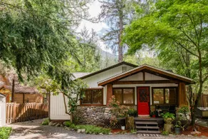 North Zen Riverfront Cabin by Riveria Stays - Image 2