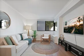 Cosy & Central Retreat - Image 5