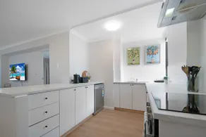Cosy & Central Retreat - Image 2