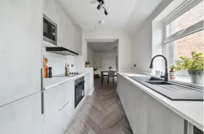 Luxury 3 Bed House in Central Tunbridge Wells Sleeps 10 - Image 2