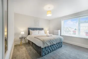 Stylish 2 Bedroom in Bishop Auckland with Parking - Image 4
