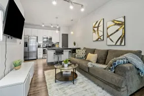 1BR Pool Free Wi-Fi Free Parking Gym - Image 3