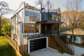 Modern 4BR Home | Skyline Views | Prime Location - Image 4