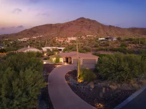 Lux Cave Creek Oasis Heated Pool Spa Walk to Town - Image 3