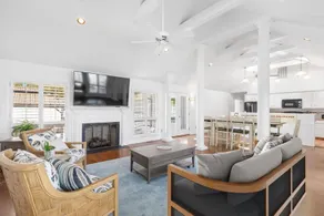 Bayfront Oasis Vacation Rental - Image 2