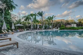 Heavenly 3BR PH w Private Pool, Gym, Yoga Class - Image 5
