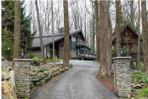 Chalet in the Ferns near Seven Springs resort - Image 2