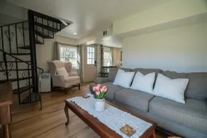 Hadley Hideaway Cottage - Image 2