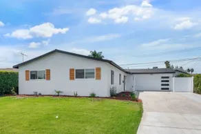 5bd Modern House near Disneyland - Image 2