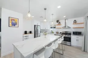 5bd Modern House near Disneyland - Image 4