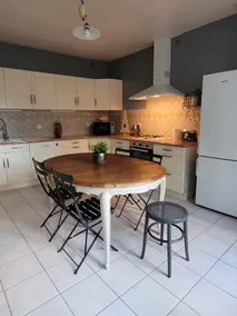 The Iris House - Image 5