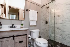 LUXE Sun Drenched 2 Bd, Steps to Brown and Wayland - Image 4