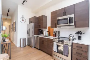 Elegant Chic 2bd- New & Spotless- Walk Everywhere! - Image 2