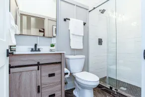 Elegant Chic 2bd- New & Spotless- Walk Everywhere! - Image 3