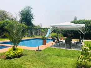 Relaxing and fun house with a heated pool - Image 2